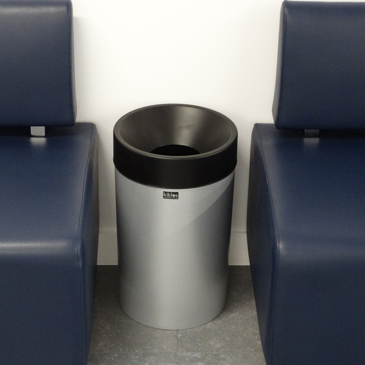 anoxidotos-kados Κάδος απορριμμάτων DECO με inox υφή και ανοιχτό καπάκι